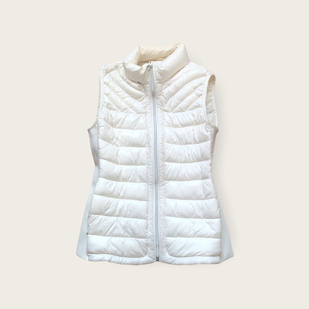 Beautiful Primaloft White Cream Sleeveless Puffer Vest‎ NWOT